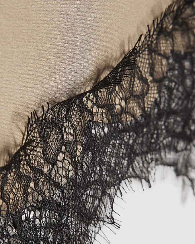 Beige Lace Trim Hip Scarf