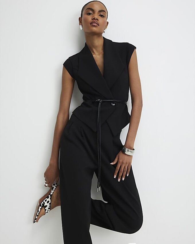 Black Pleated Tapered Trousers