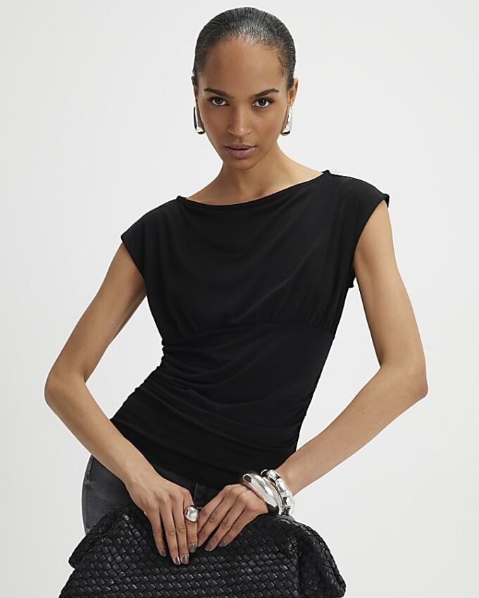 Black Ruched Short Sleeve Top