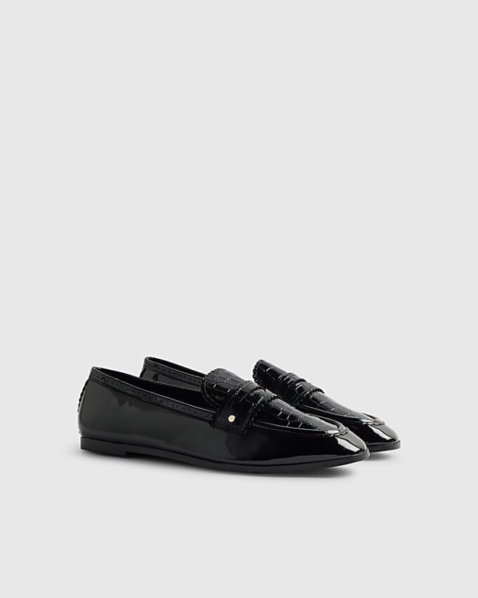 Black Scallop Edge Patent Loafers