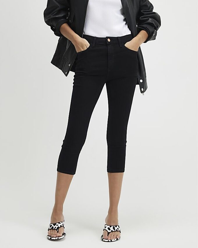 Black Skinny Capri Jeans