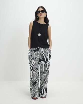 Petite Black Linen Blend Printed Trousers