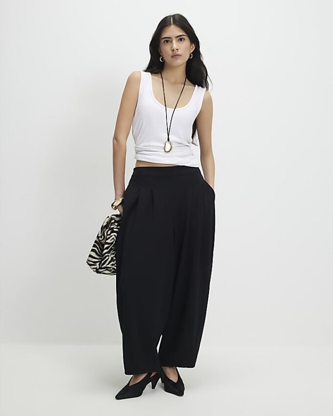 Petite Black Pleated Balloon Leg Trousers
