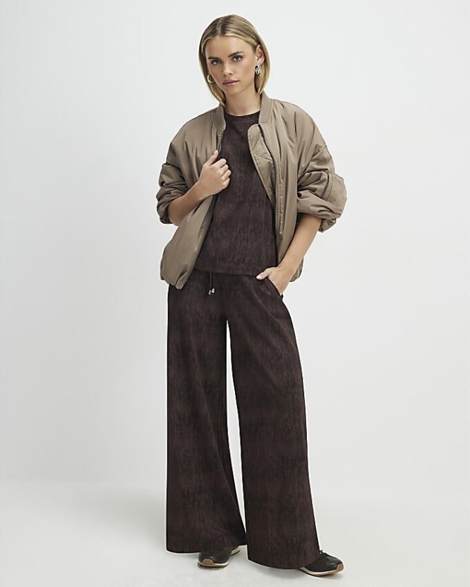 Petite Brown Premium Crinkle Wide Leg Joggers Petite Brown Premium Crinkle Wide Leg Joggers